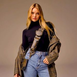 JAYDEN Side-Slot Crossbody Bandolier in Brown Snake/Gold